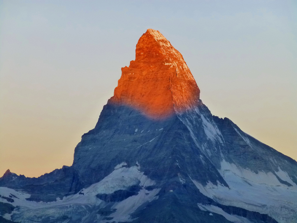 Das Matterhorn im ersten Morgenlicht