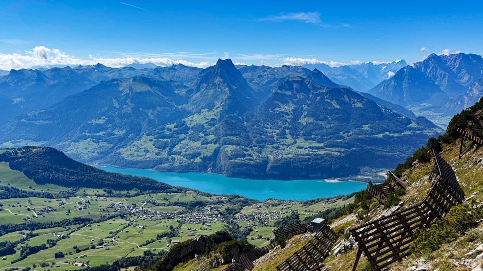Gipfelwanderung hoch über Amden auf den Mattstock