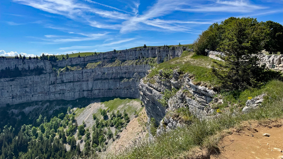 Wanderung zu den Berggasthöfen auf dem Creux du Van