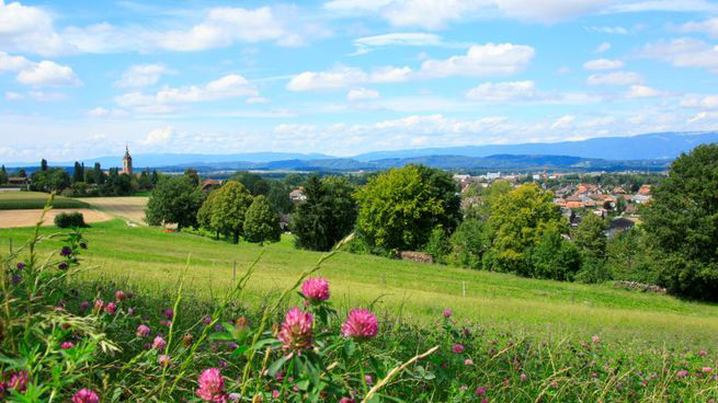 Die Wanderung führt von Kirchberg nach Wynigen und bietet schöne Ausblicke ins Mittelland (© www.emmental.ch).