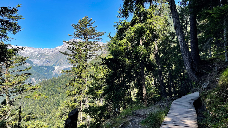 Wanderung von Montana zur Bisse du Rho