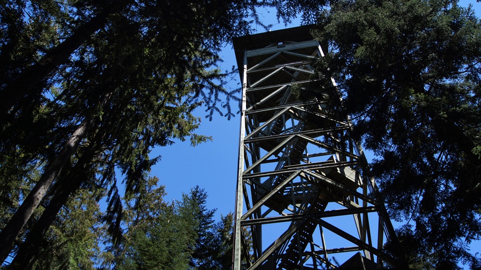 Der fast 42 m hohe Chuderhüsiturm (offiziell Gauchernturm).